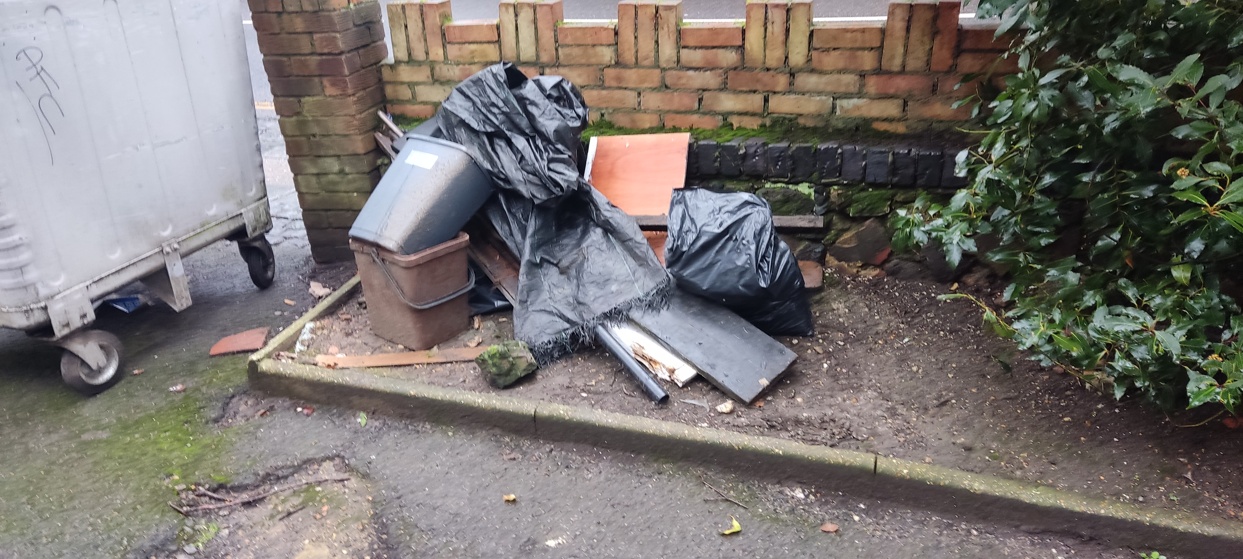 Rubbish removal in Hackney E8