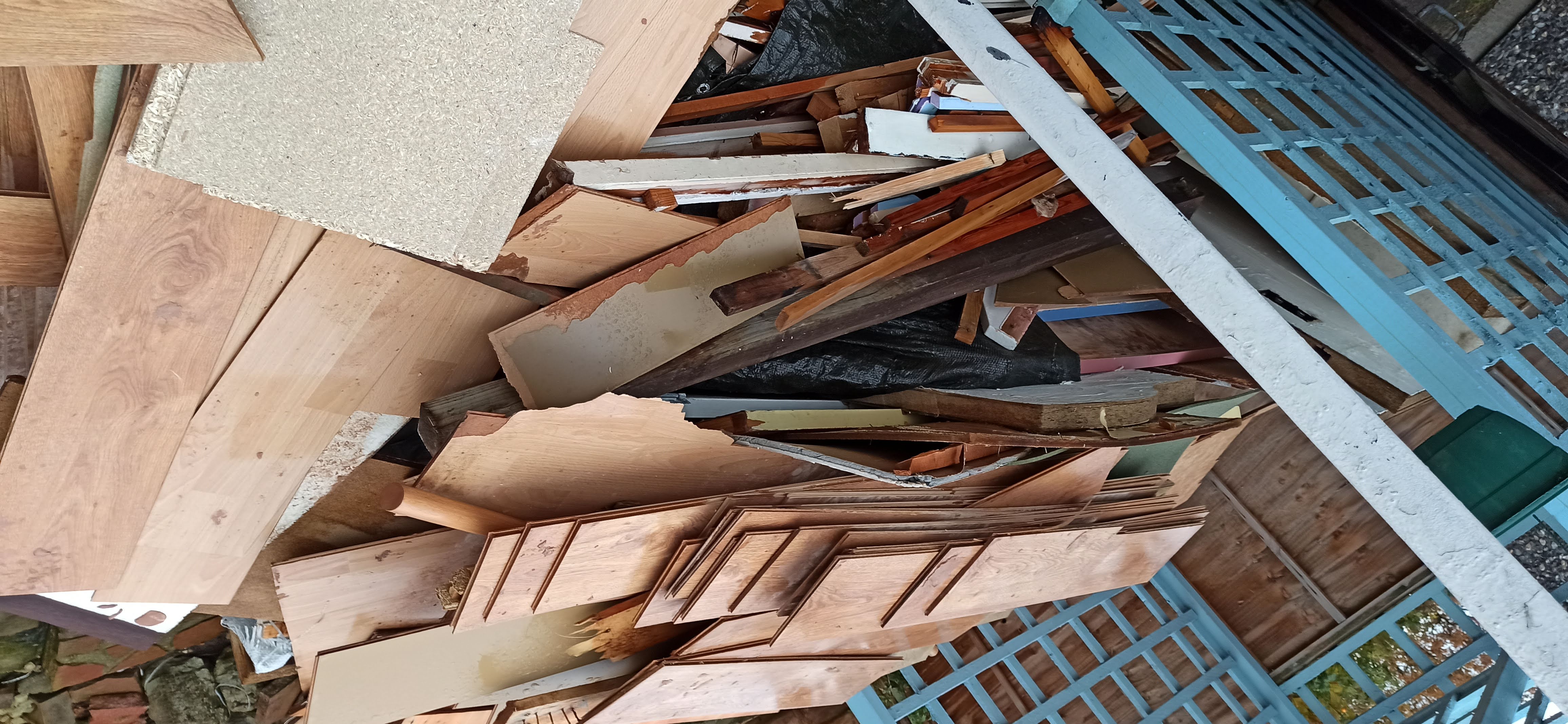 Rubbish removal in Aveley RM15